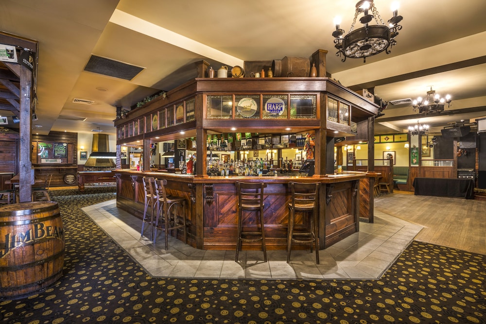 Nightcap at Monash Hotel 5/38