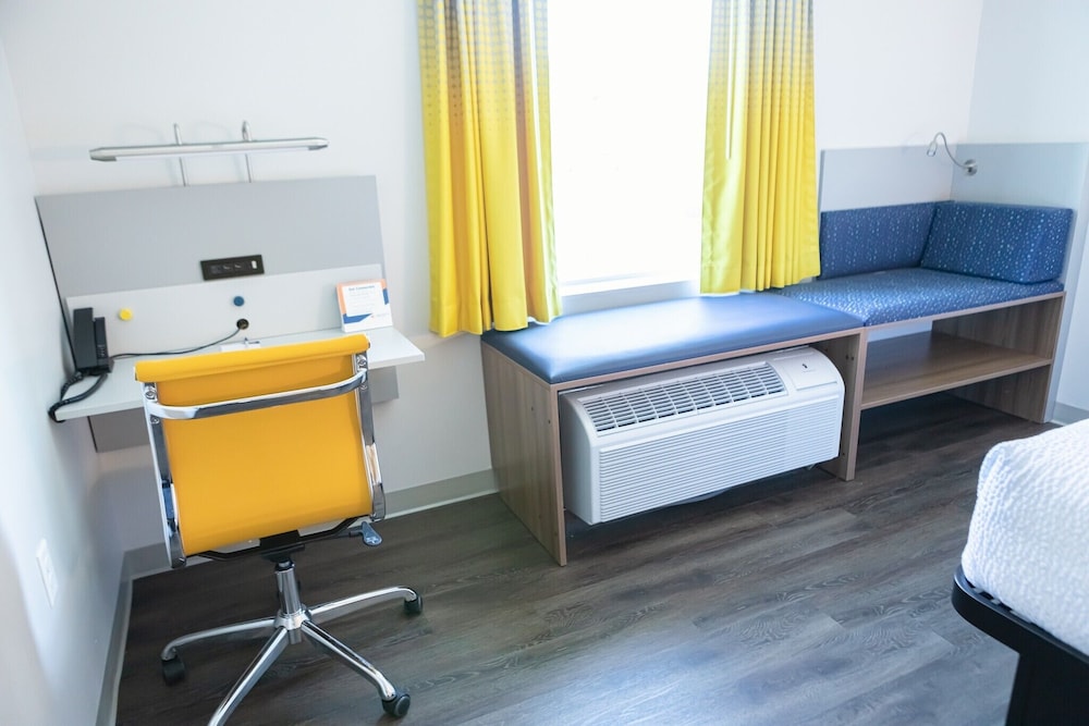 Microtel Inn & Suites by Wyndham Milford 33/54