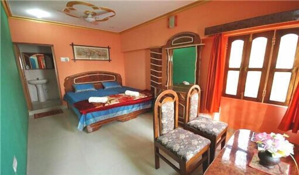 Kedareswar Bed and Breakfast 24/36