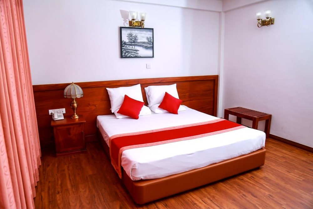 ROOM, DOUBLE BED