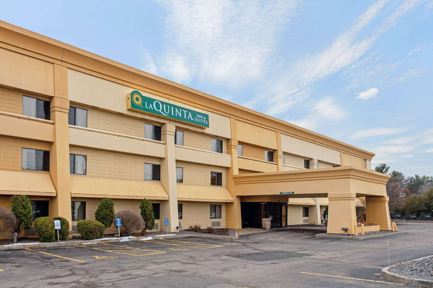 La Quinta Inn Suites By Wyndham Stevens Point 4/24