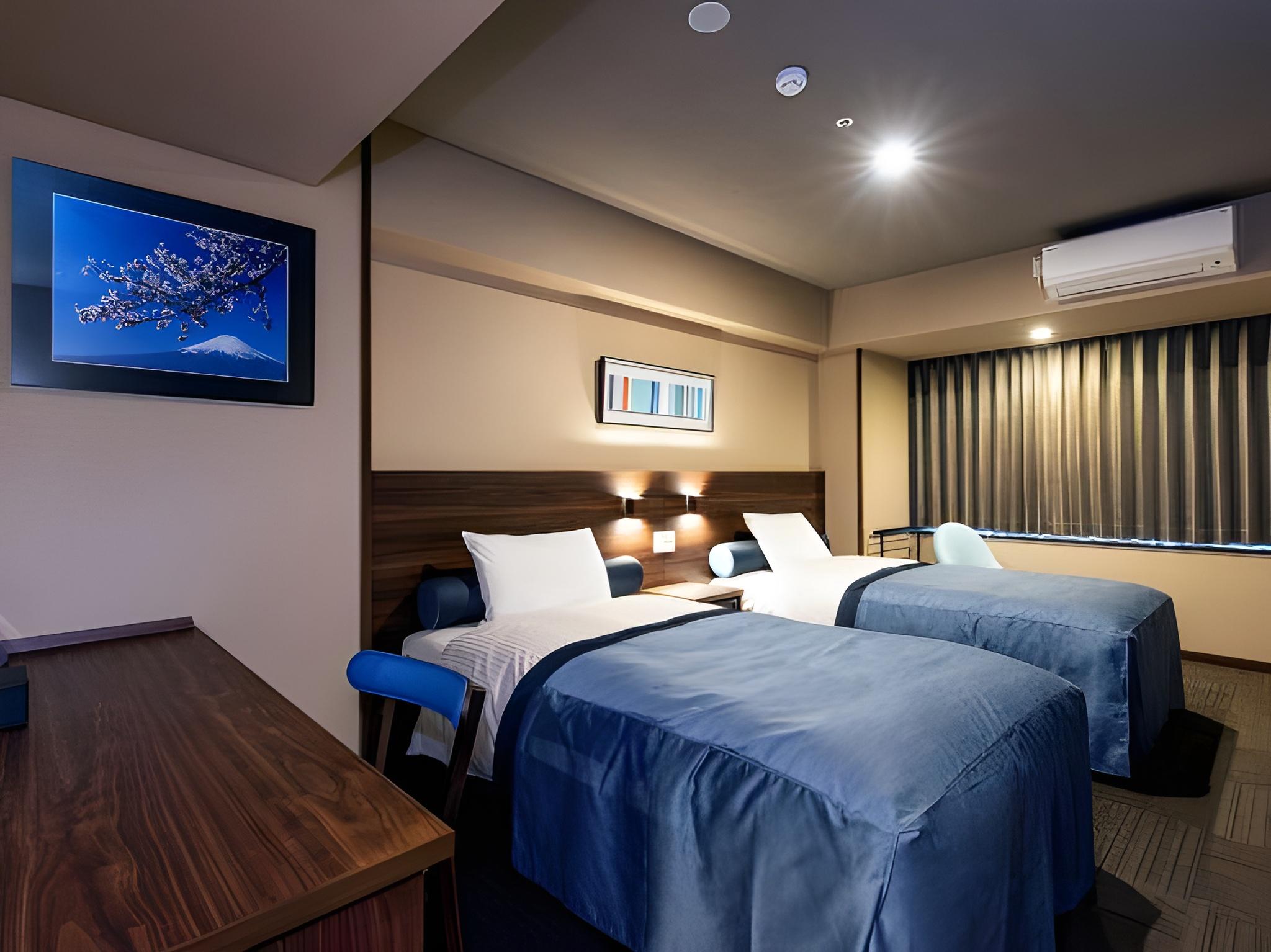 Moderate, Twin Beds