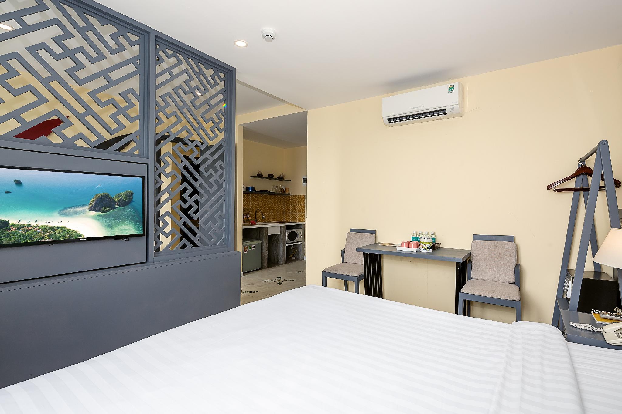 Deluxe, Queen Bed, Sea View, No Balcony