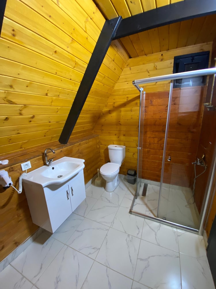 Mira Bungalov 28/28