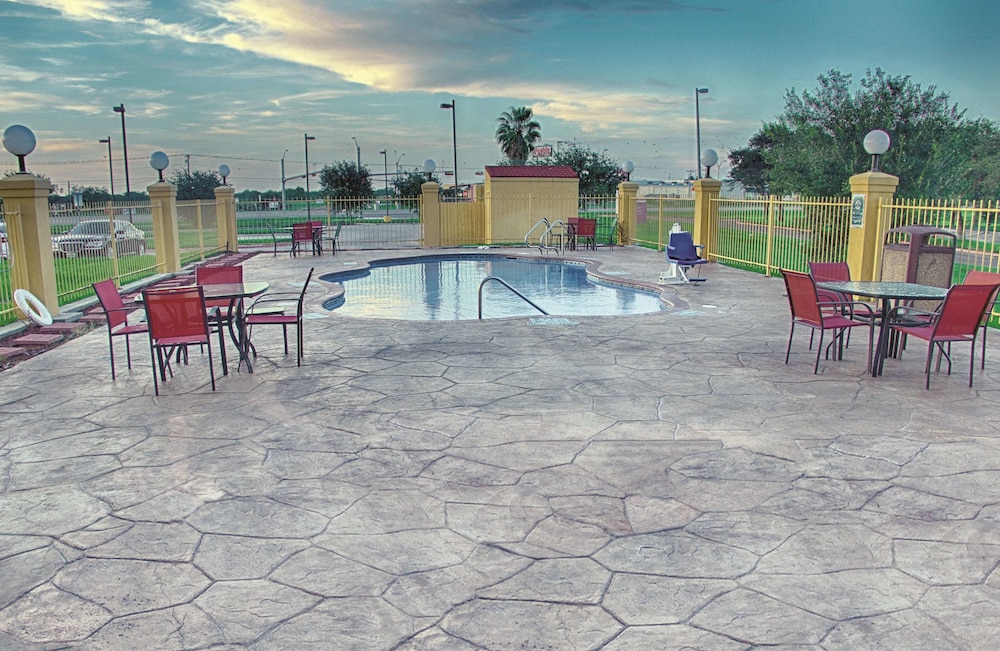 La Quinta Inn & Suites by Wyndham Alice 30/39