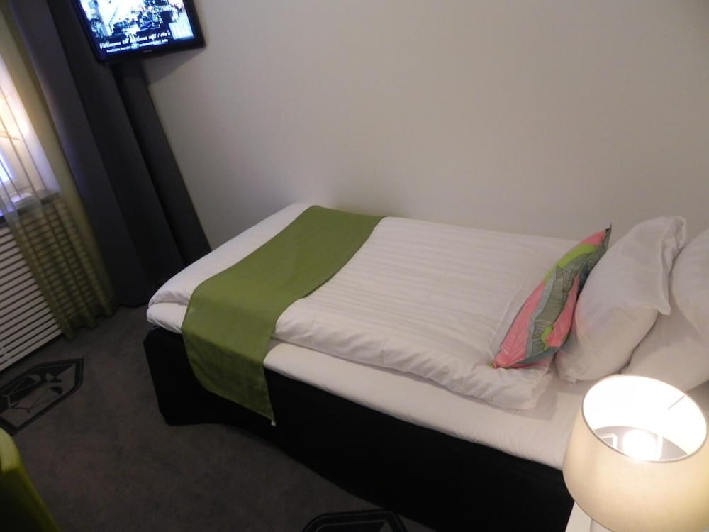 Hotell Tinget 10/24