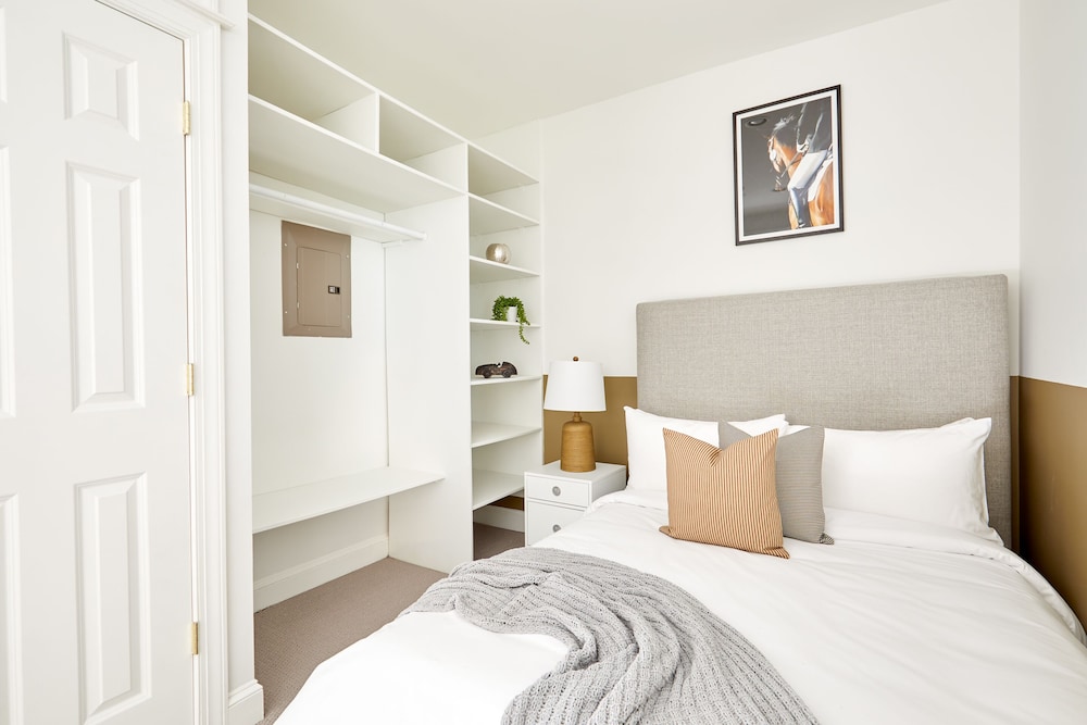 CLASSIC, STUDIO, DOUBLE BED
