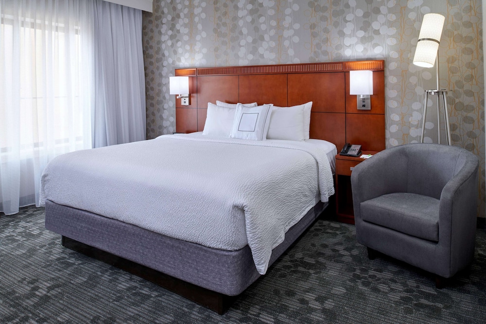 Sonesta Select Indianapolis Carmel 6/40