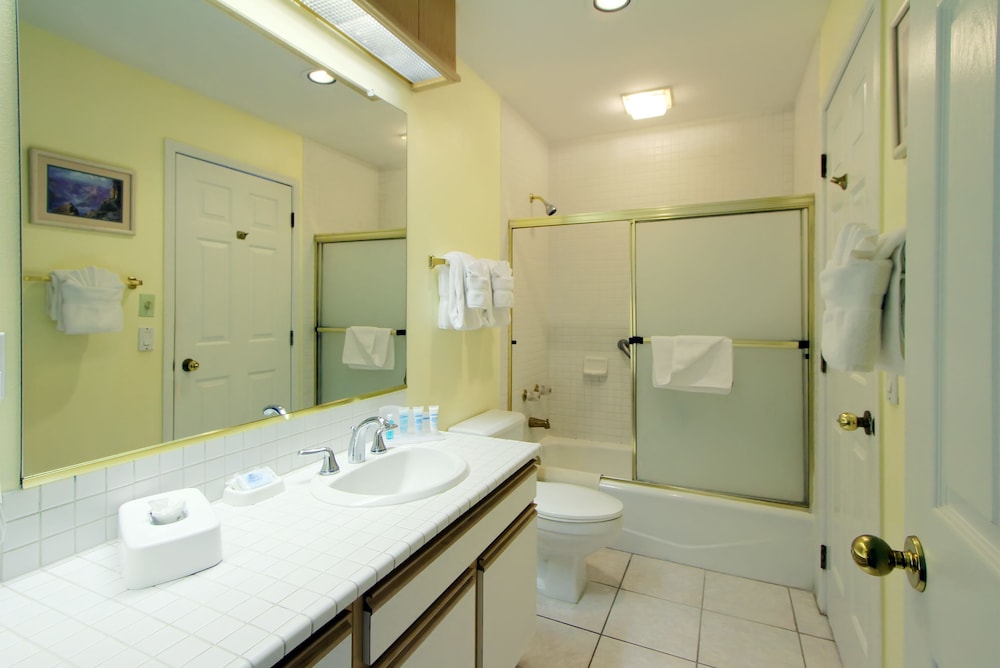 1 BEDROOM, SUITE