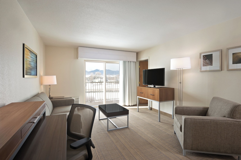 Holiday Inn Express And Suites Fraser Winter Park Area Formerly the Pinnacle Lodge 53/73