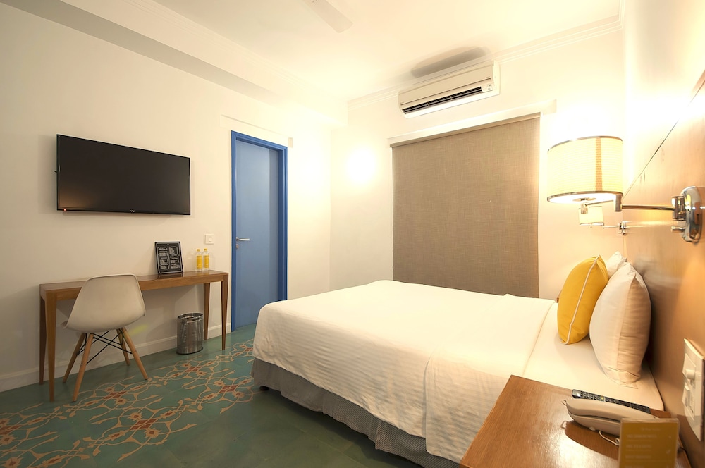 Bloom Boutique - Signature Towers 24/55