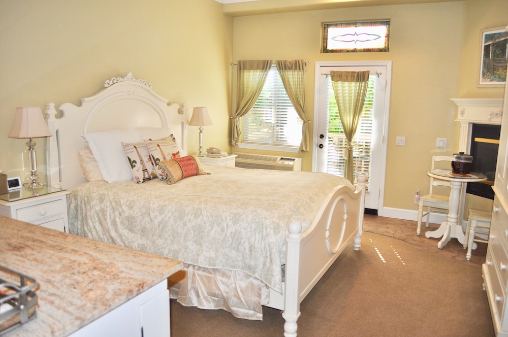Cayucos Sunset Inn Bed and Breakfast 18/50
