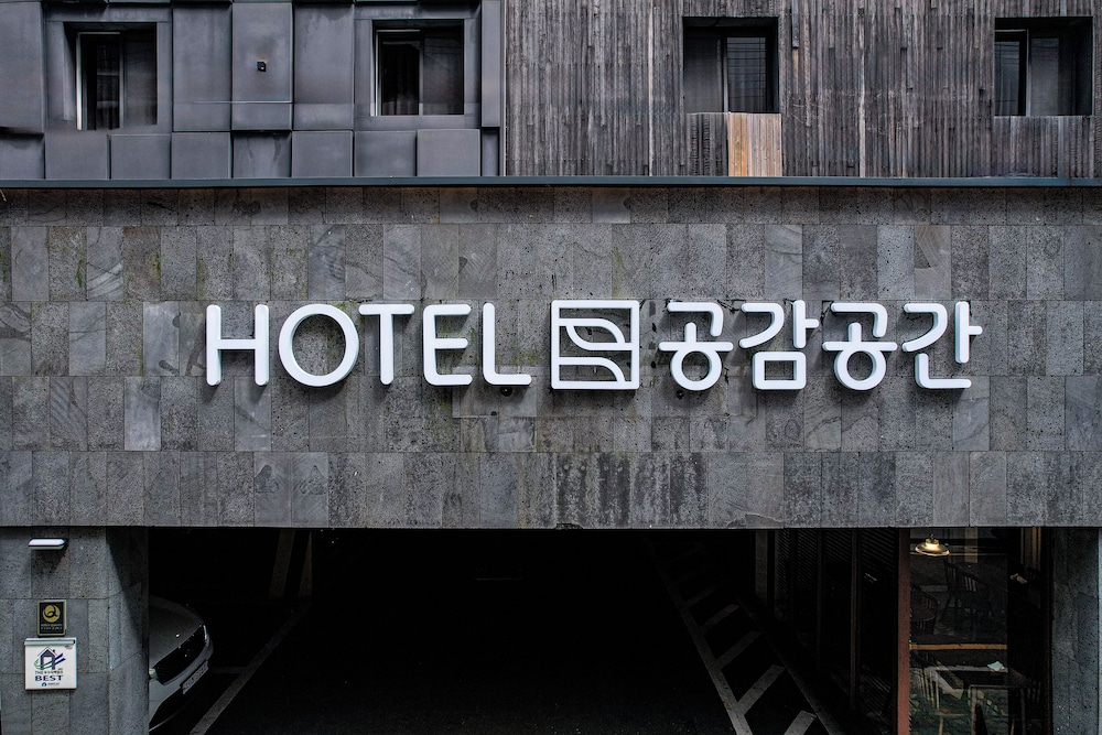 B Cent Hotel 3/58