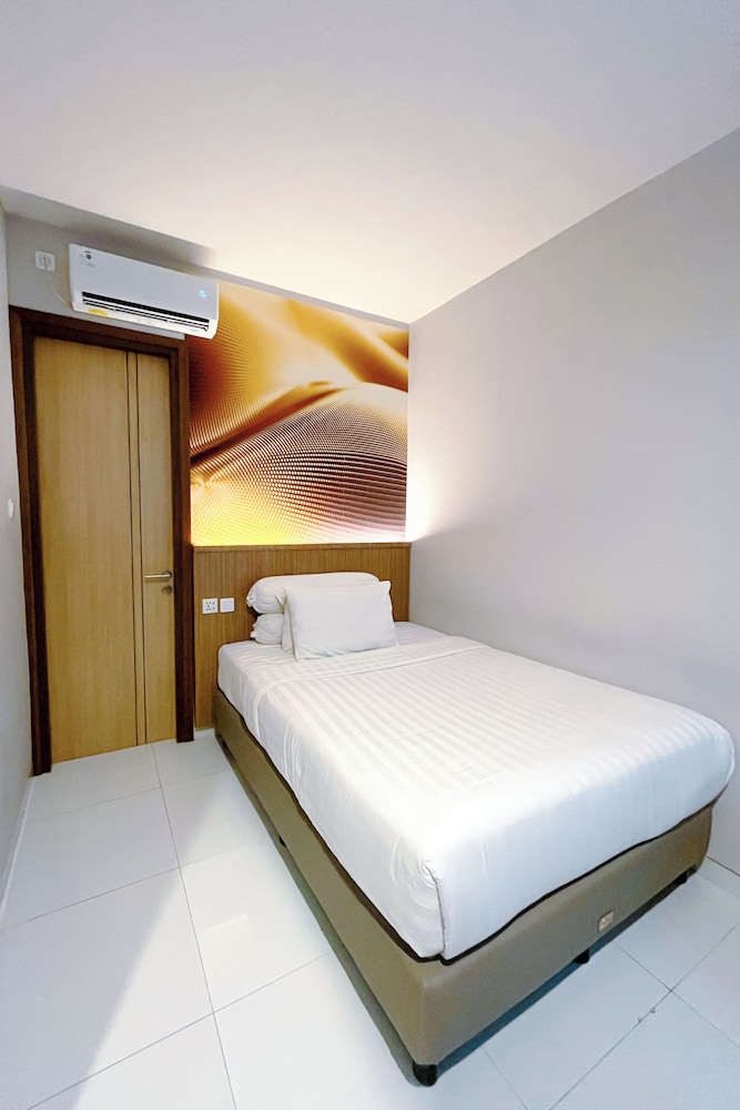 Front One Resort Indraloka 23/50