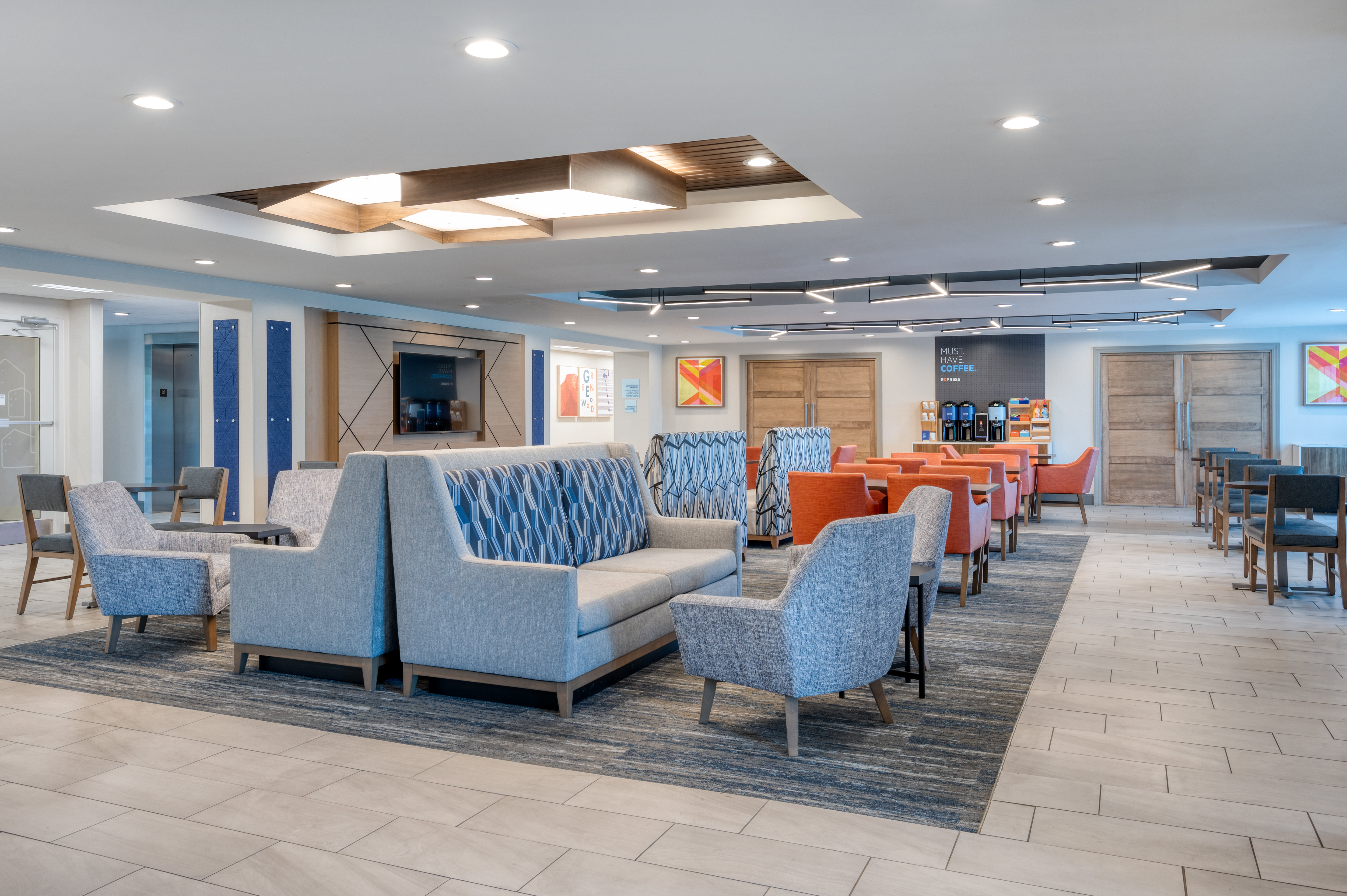 Holiday Inn Express Hotel And Suites Greenwood 53/66