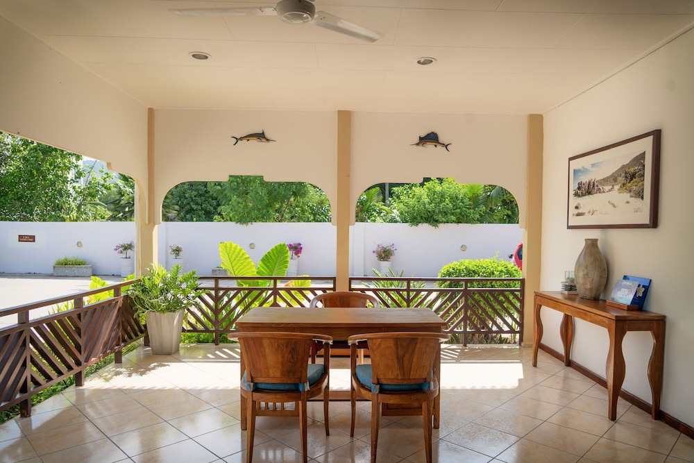 Villas De Mer Hotel 49/71