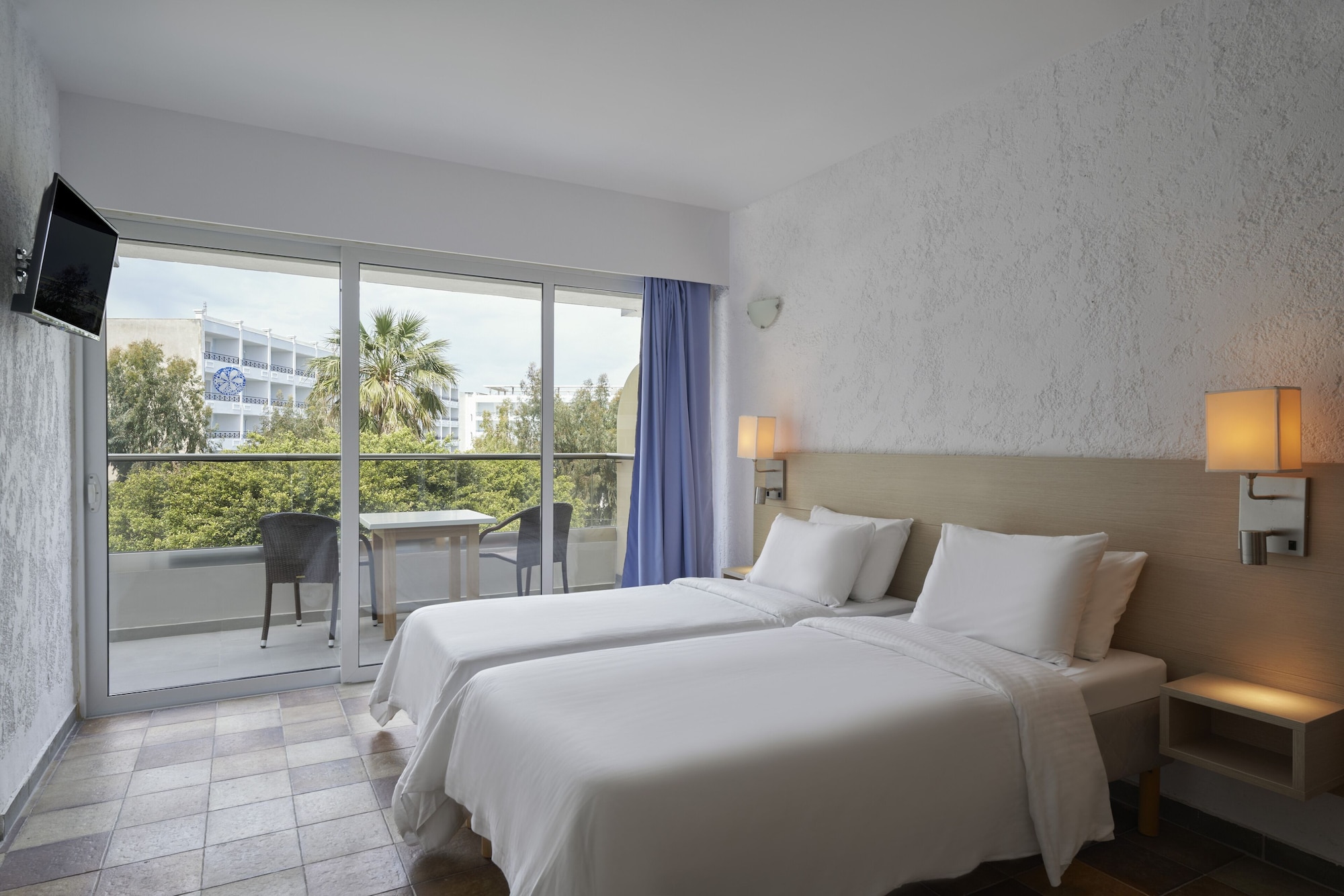 2 BEDROOMS, APARTMENT