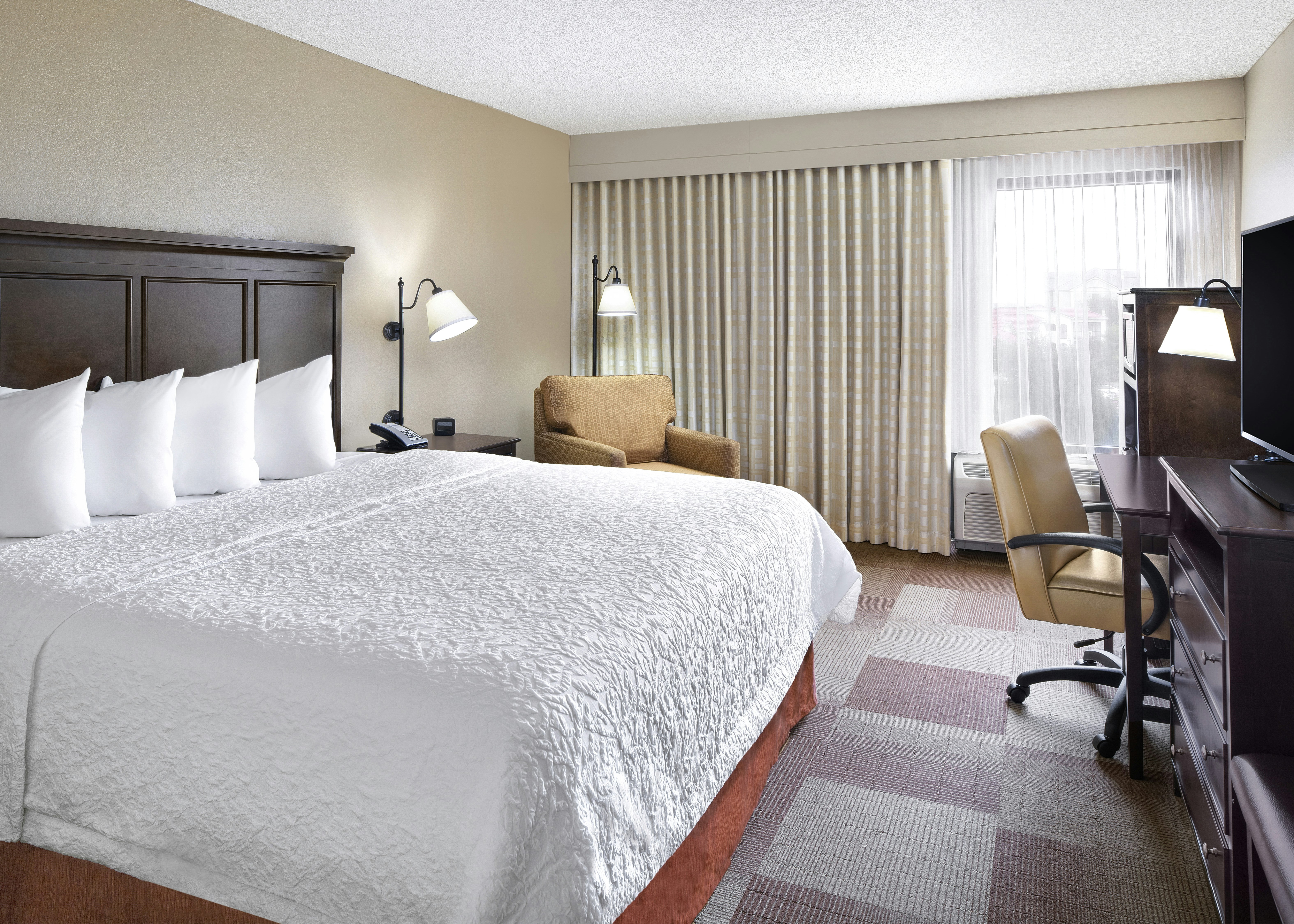 ROOM, KING BED