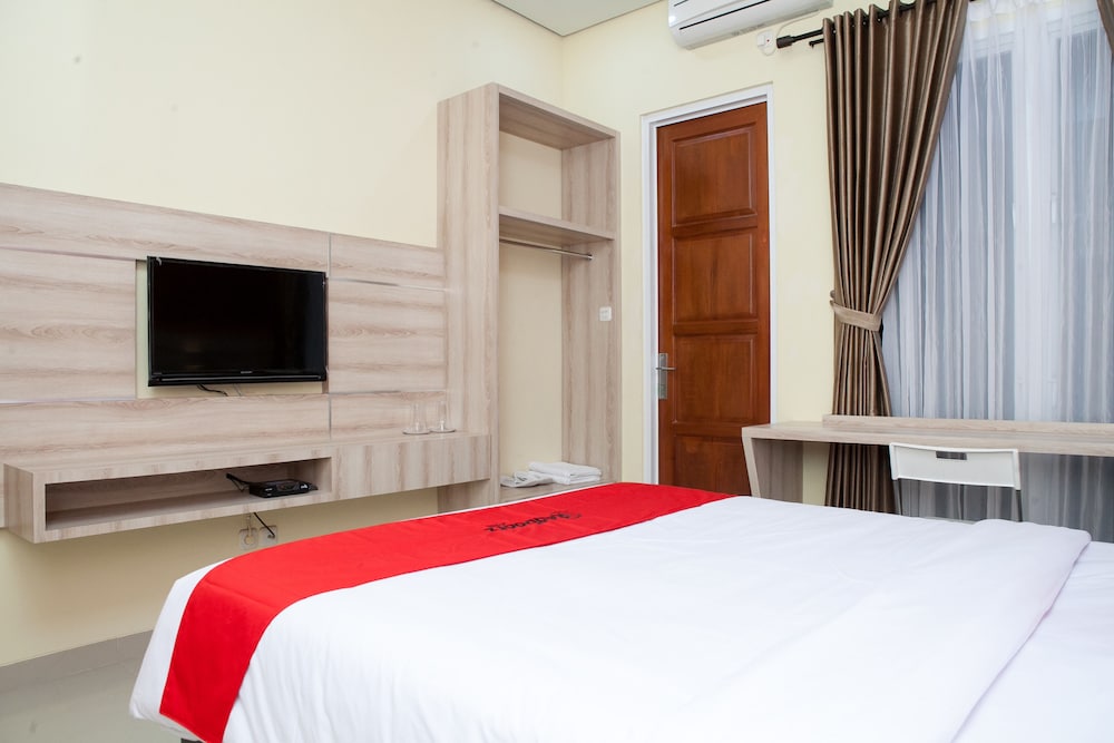 Reddoorz Plus Near Pasundan University 16/25