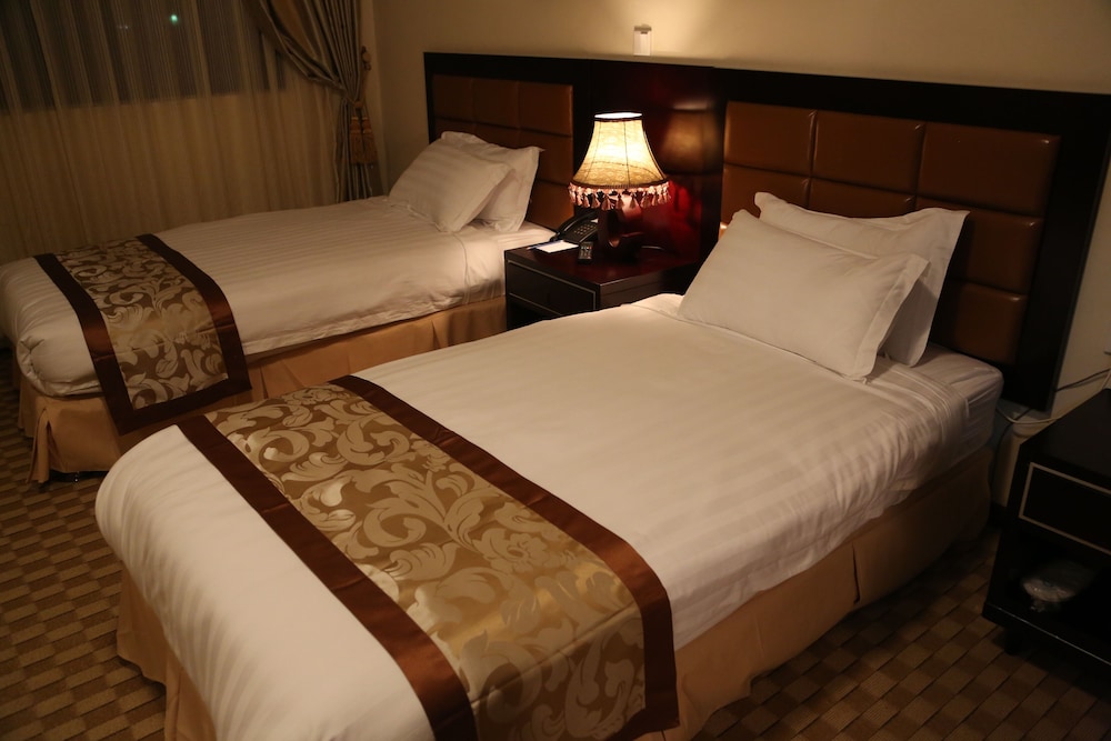 Caravan Hotel 15/47