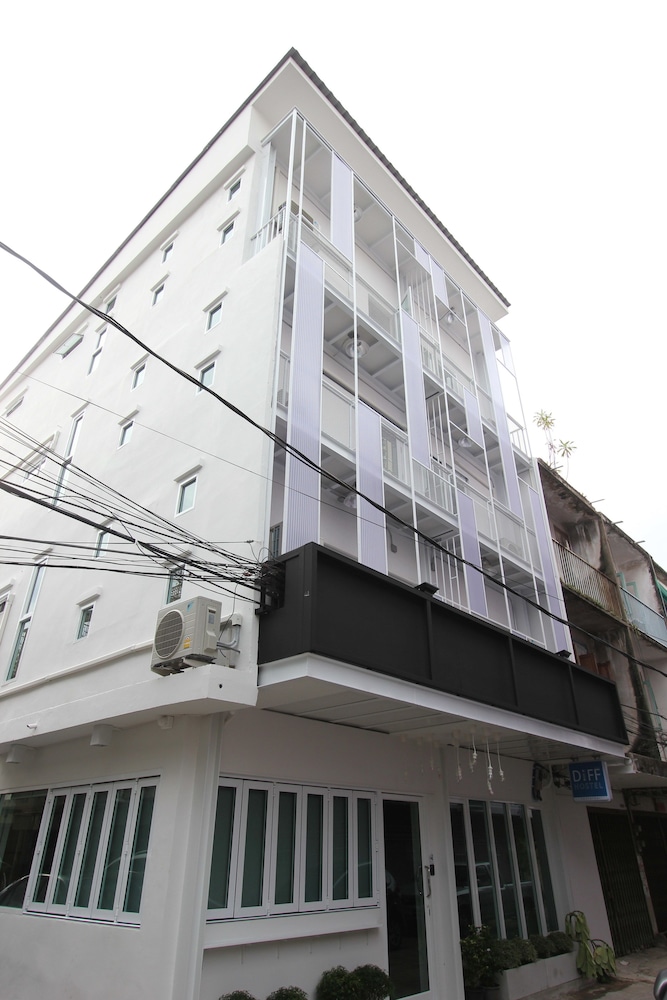 Diff Hostel 4/72