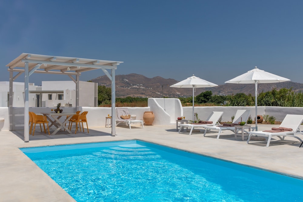 Naxian Lounge Villas 40/50