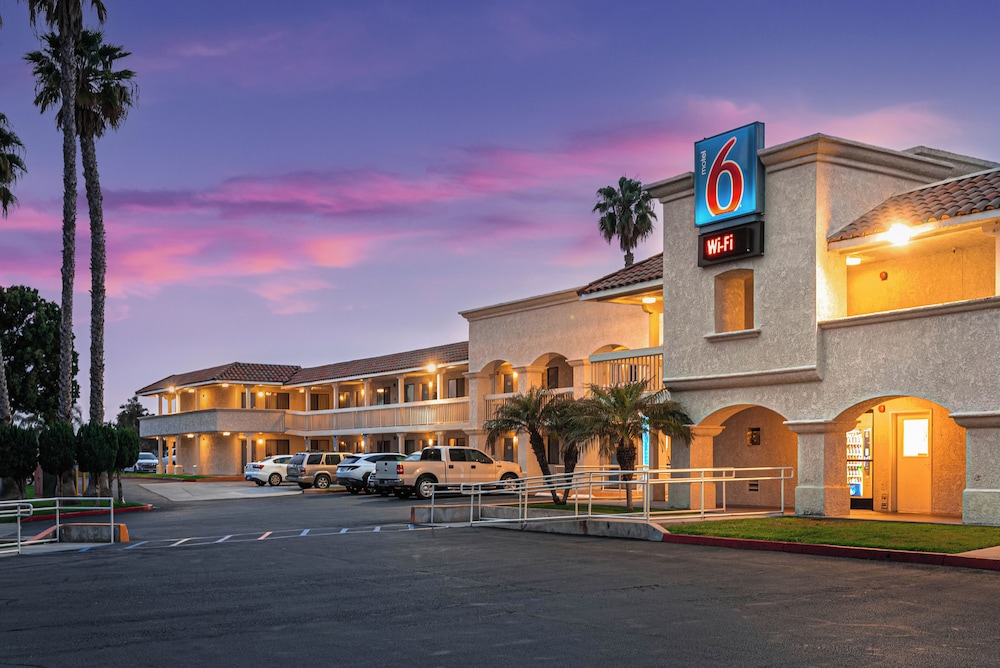 Motel6 Carlsbad, CA Beach 6/50