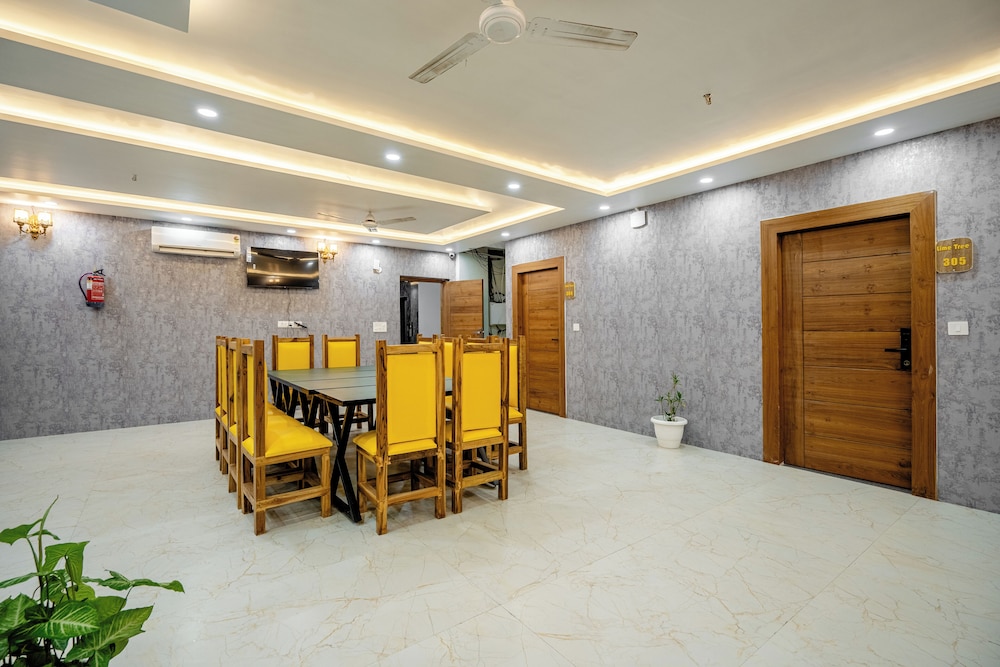 Lime Tree Hotels & Banquet Greater Noida 10/50