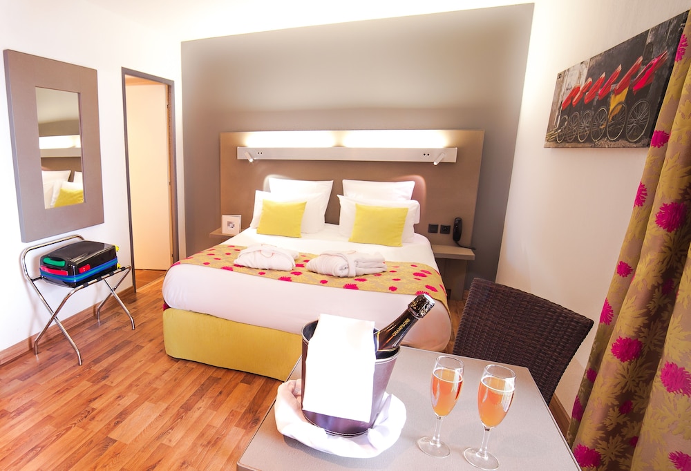 Hotel Les Domes - Perpignan Sud by Hosteletour 26/65