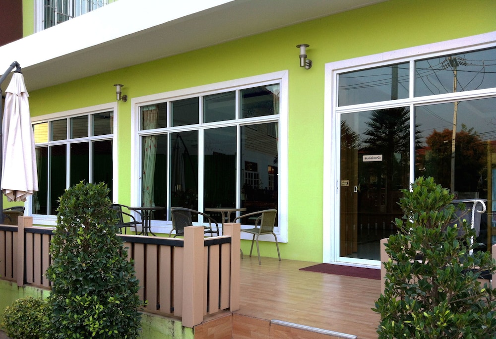 Rueanrimnam Hotel 2/47
