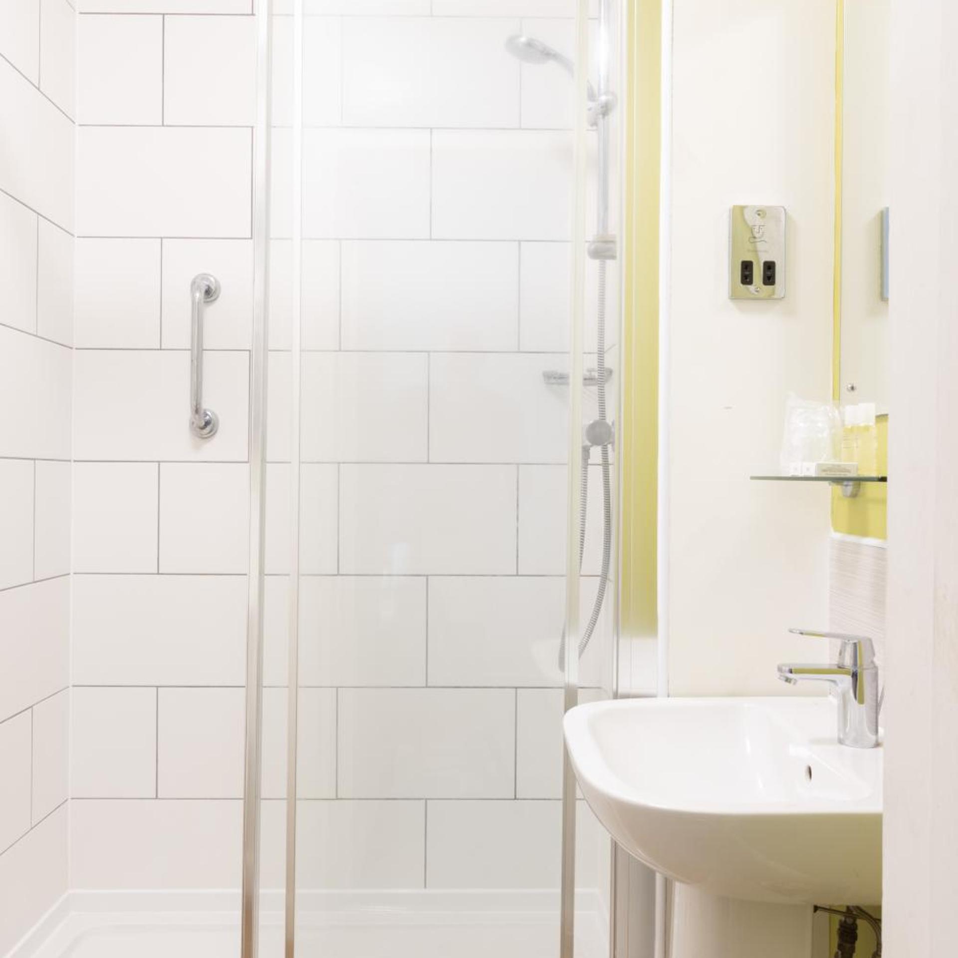 غرفة صغيرة بسرير مزدوج، Burlington Hotel 8/10