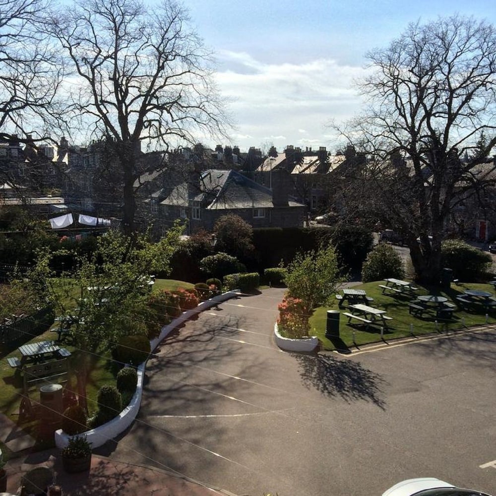 The Ferryhill House Hotel 40/42