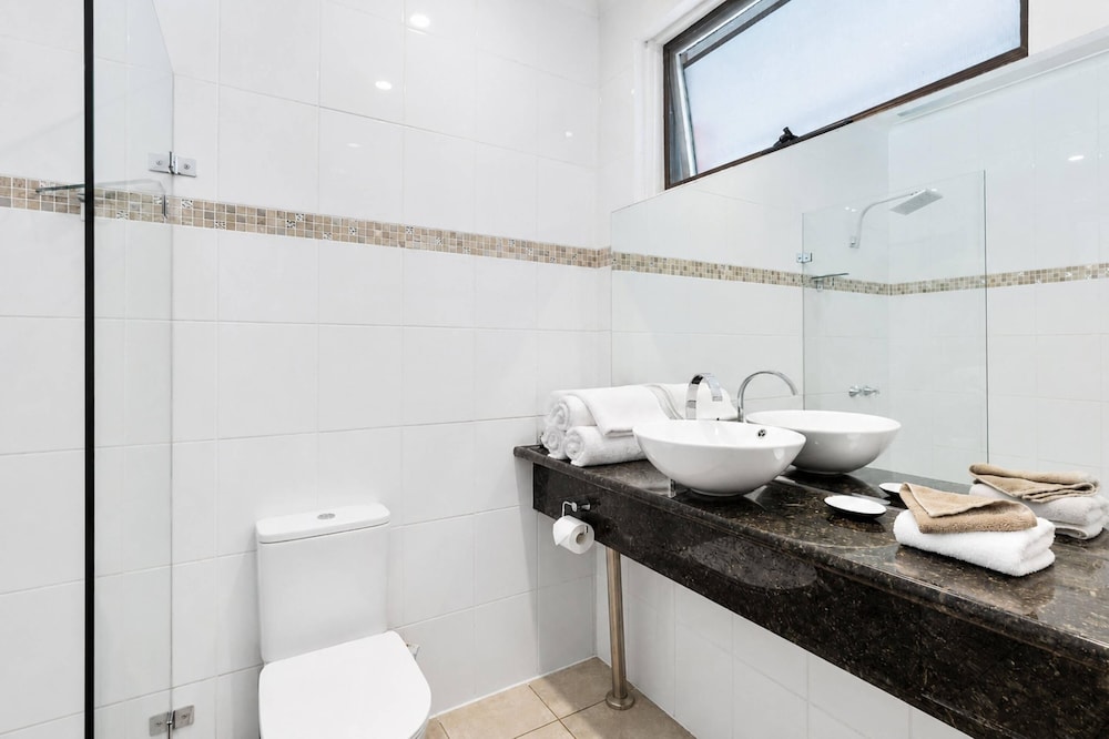 غرفة سوبيريور بسرير كينج، Comfort Inn Coach & Bushmans 6/10