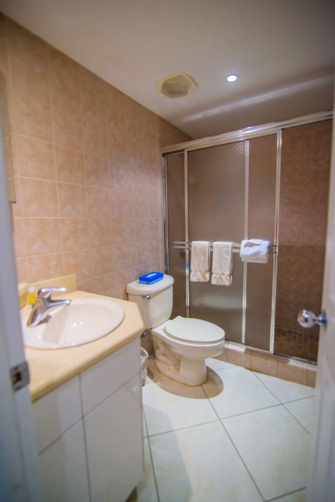 Seven Mile Beach Resort And Club 35/65
