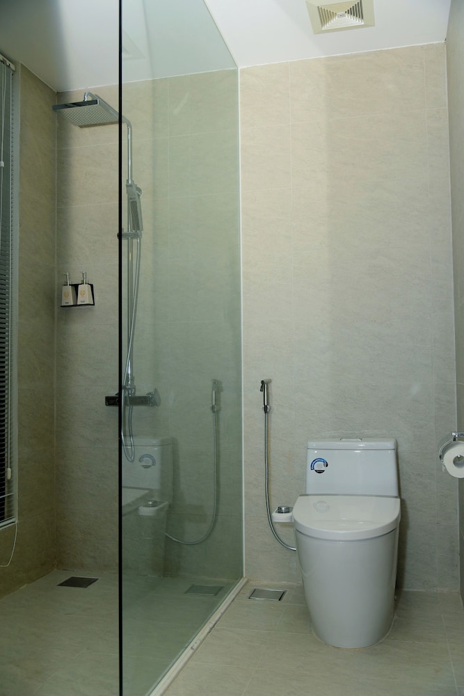 Hera Luxury Hotel 48/50