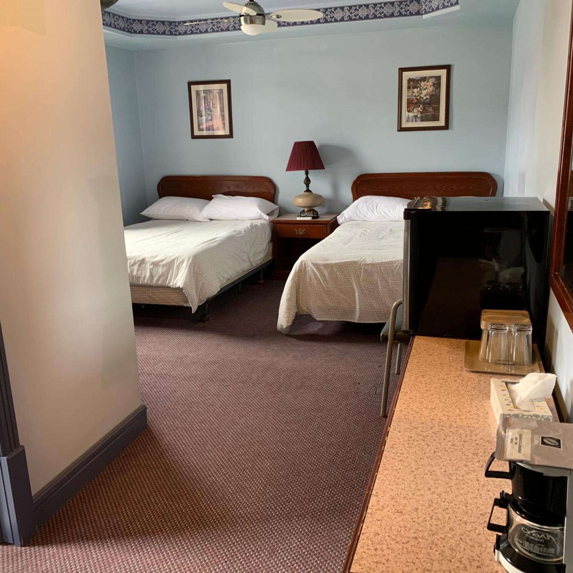 Room, 2 Queen Beds, Lakeview Hotel 10/10