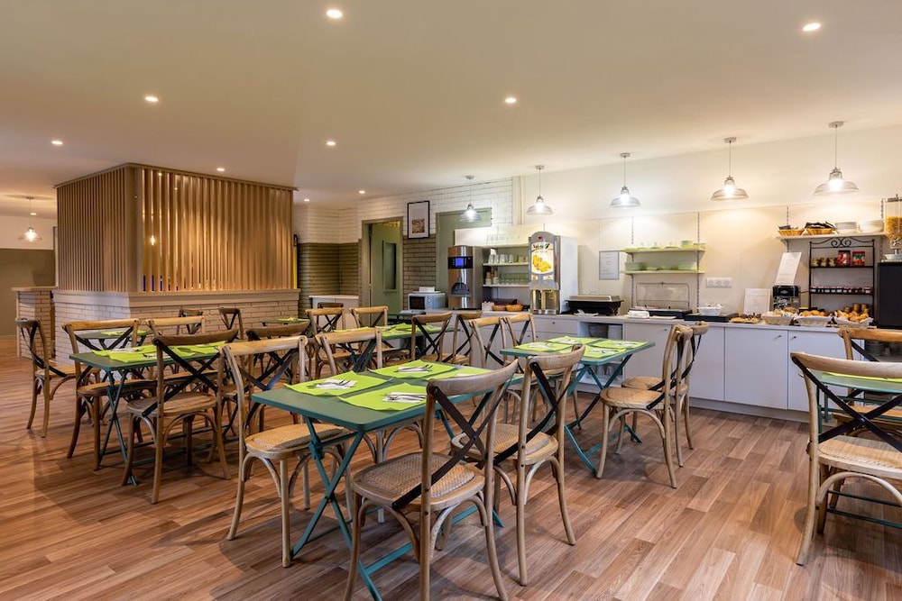 restaurant-cafeteria