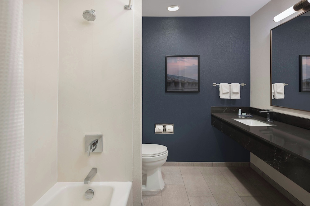 Fairfield Inn And Suites Lake City 49/50