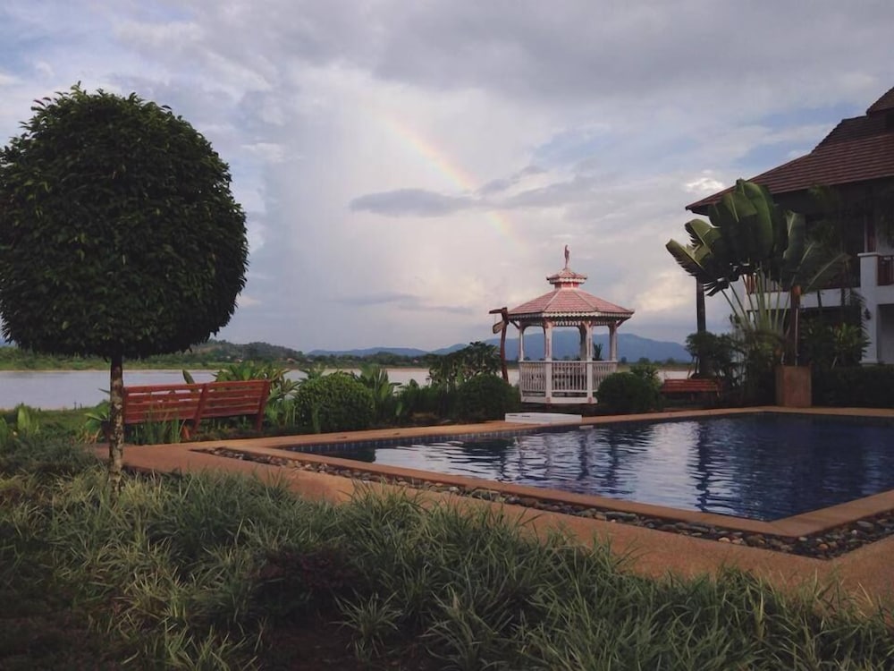 Gin's Maekhong View Resort & Spa 10/37