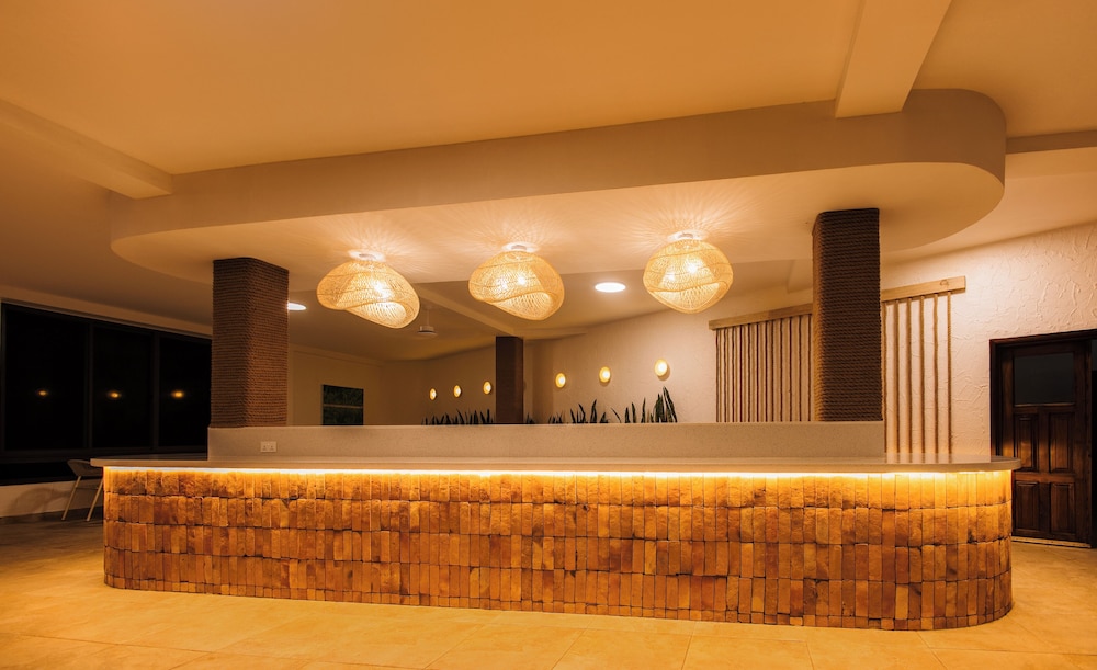 Elmina Bay Resort 4/50