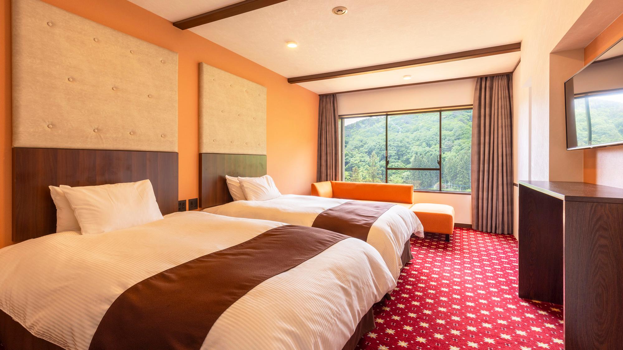 Renovated, Twin Beds, Mountain View
