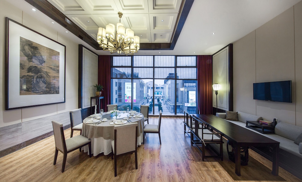 Amitabha Hotel 27/47