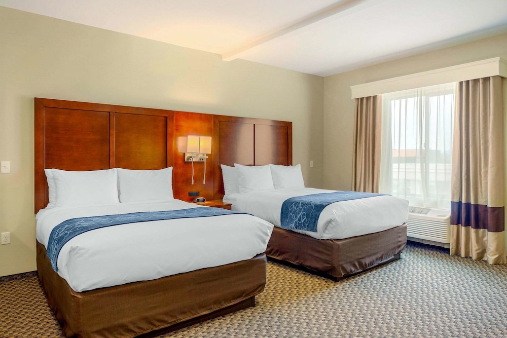 Comfort Suites Burlington Near I-5 9/37
