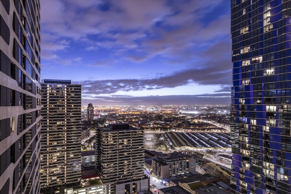 Avani Melbourne Central Residences 35/76