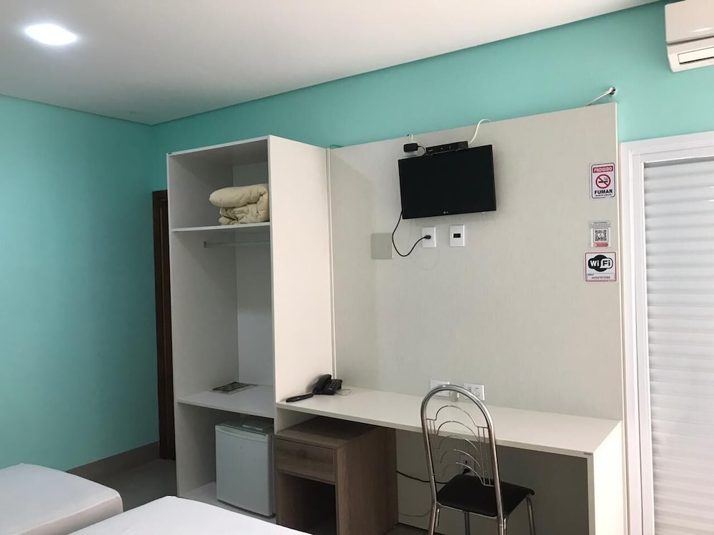 Emmis Park Hotel 26/47
