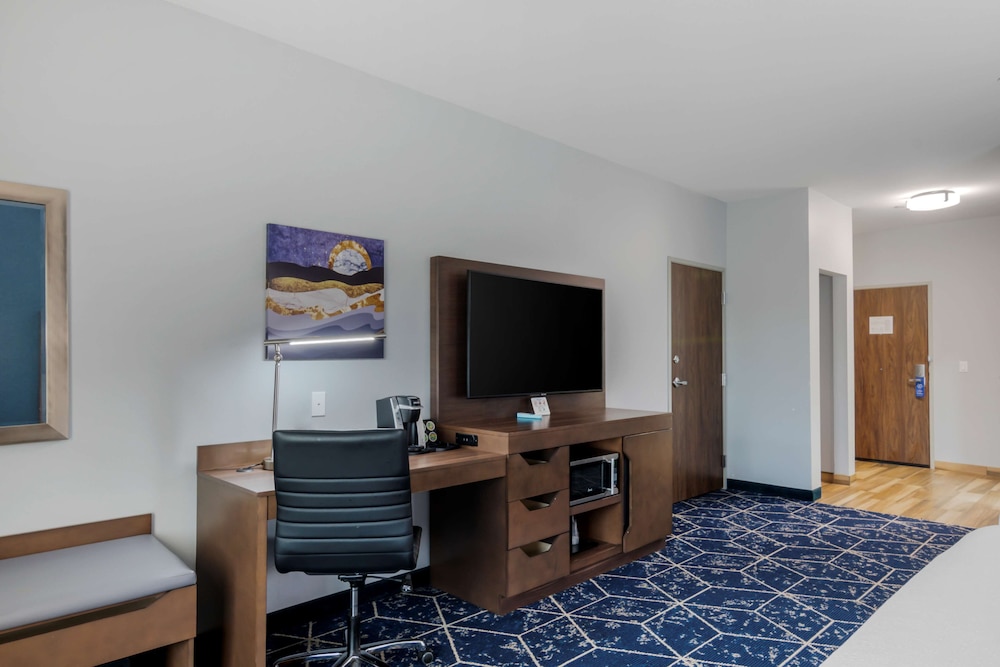 Best Western Plus St Louis Airport Hotelbest Western Plus St Louis Airport Hotel 32/36
