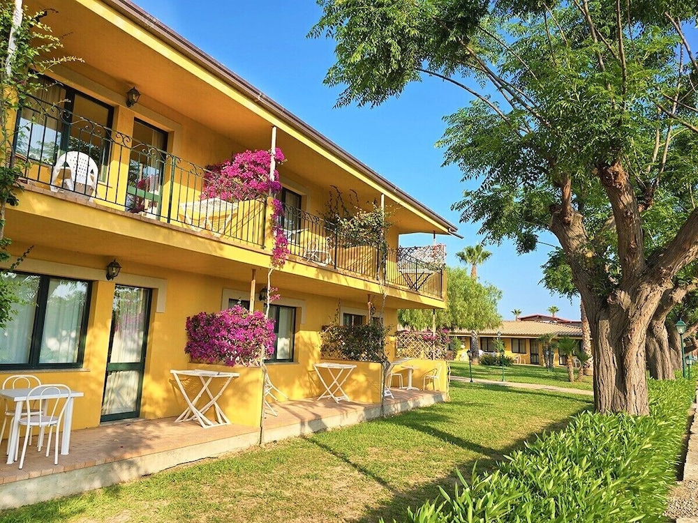 Marina Del Marchese Beach Resort 15/62