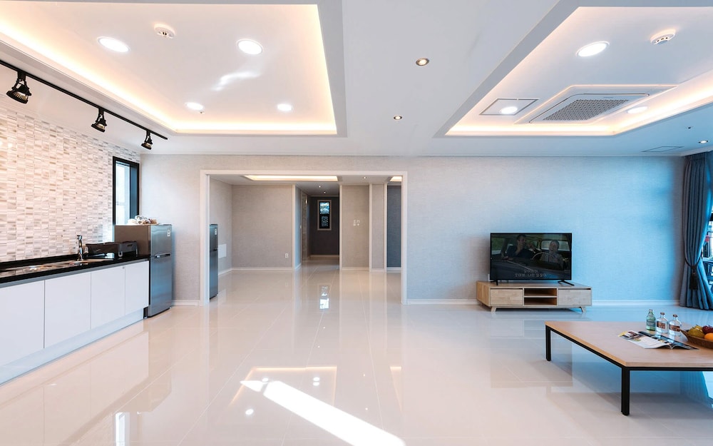 Yeosu Paradise Spa Pension 10/50