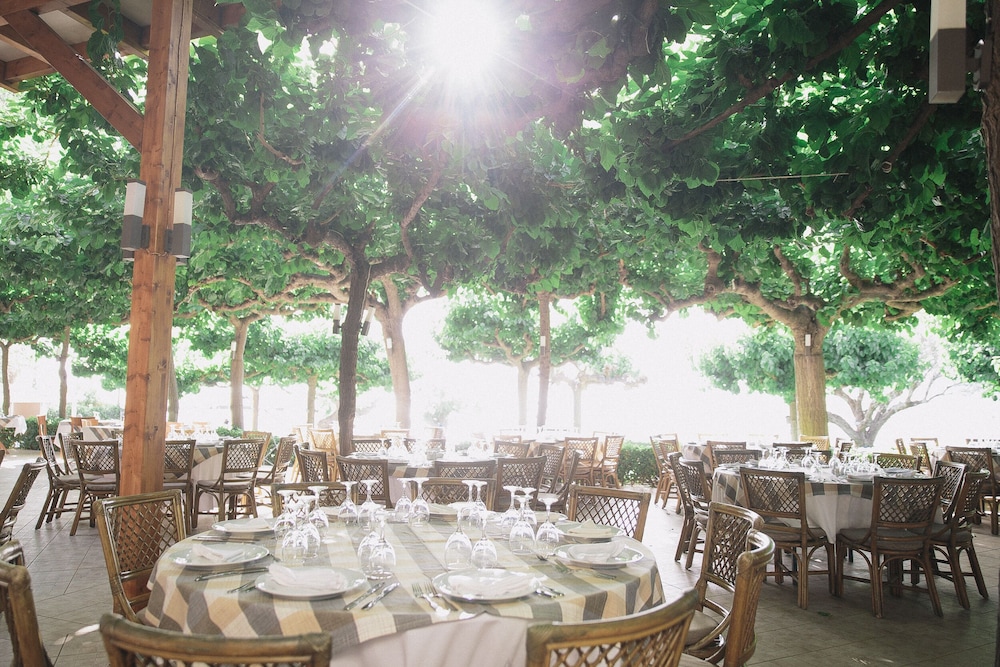 Tzaki Hotel 22/42