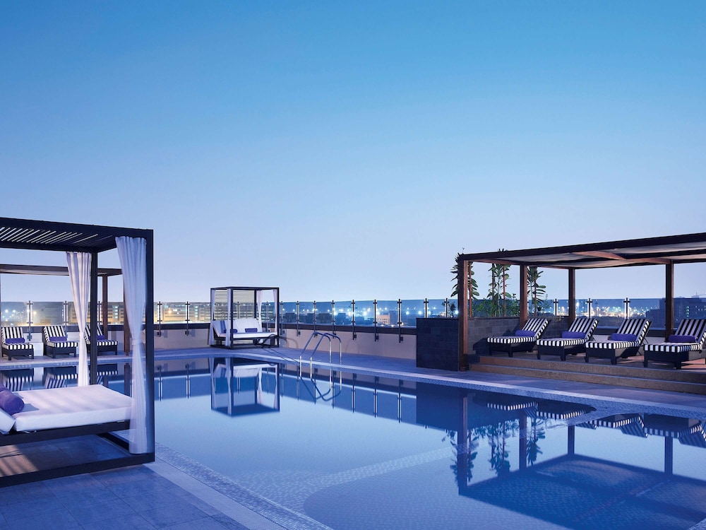 swimming pool spa